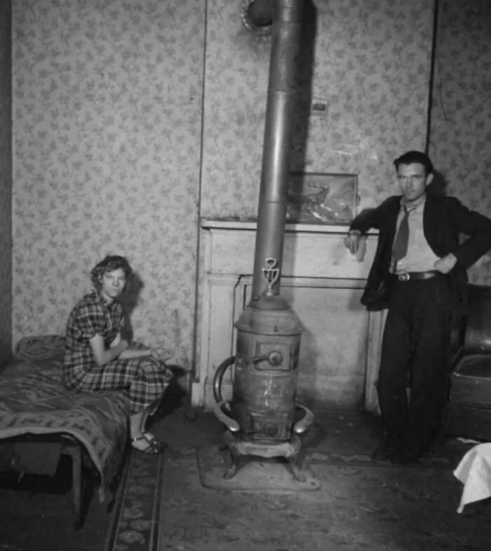 A Picture From Inside The Home Of A Low-Income Family Living Near Cincinnati, Ohio, During The Great Depression. Hamilton County, Ohio, December 1935
