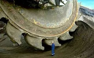 75 Images Of Insanely Huge Things To Awaken Some Hidden Fears In Us With Just Watching Them