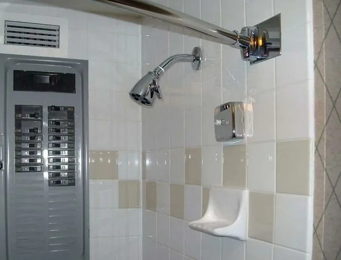 Acabo de terminar la remodelación del baño en el apartamento de mi suegra.