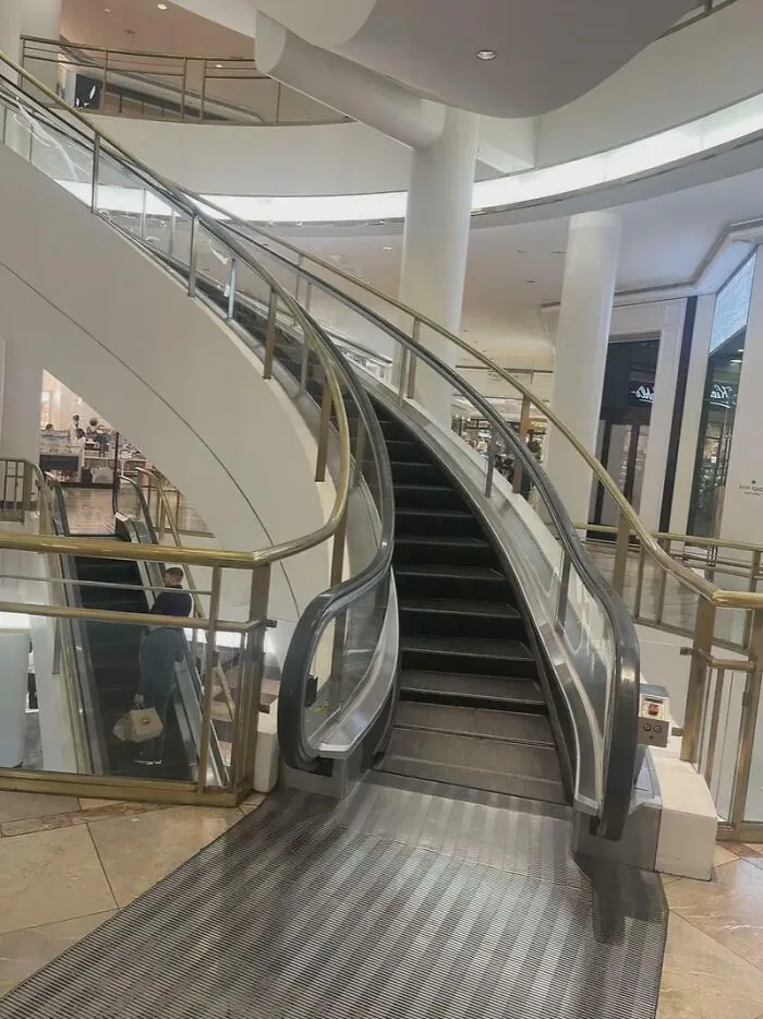 Curved Escalators Exist