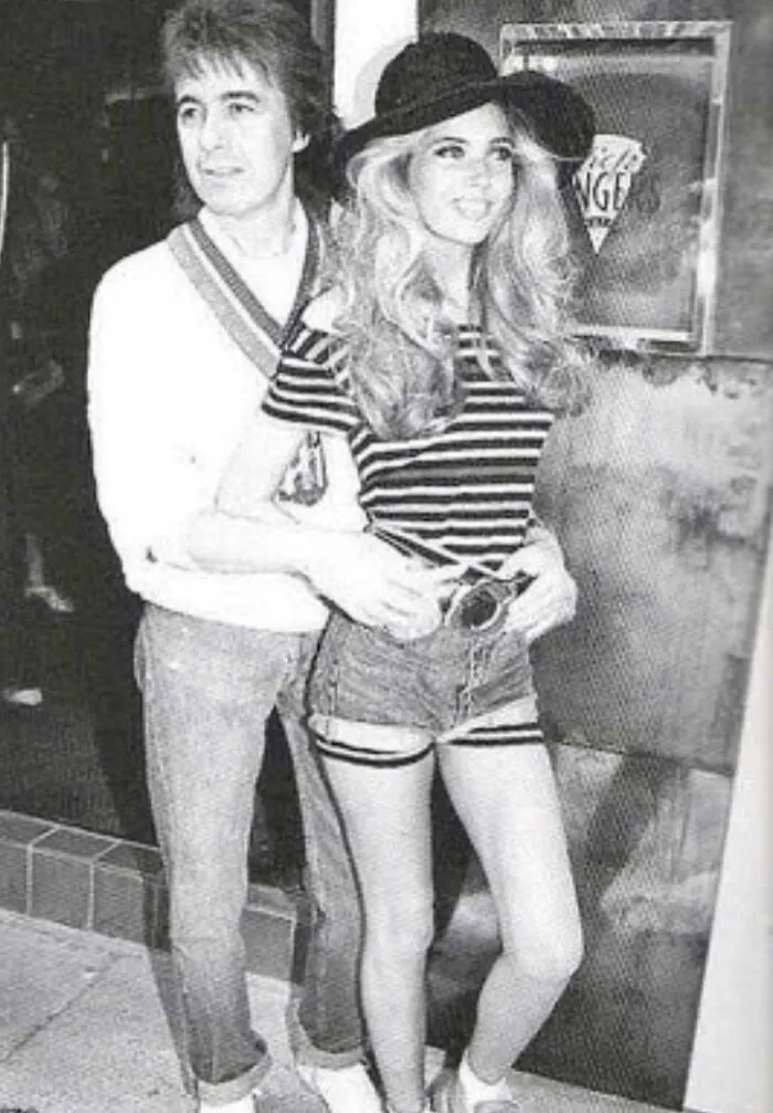 Billy Wyman (48) con su novia (14). Se casó con ella cuando tenía 18 años.