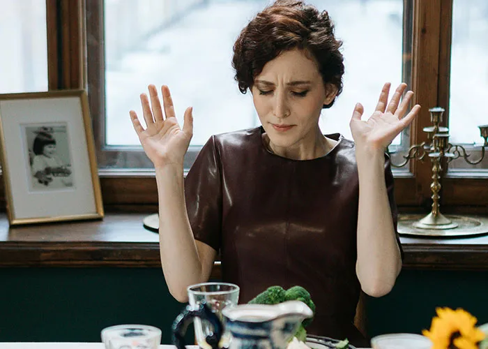 65 Times “Karen” Parents Completely Embarrassed Their Kids In Public