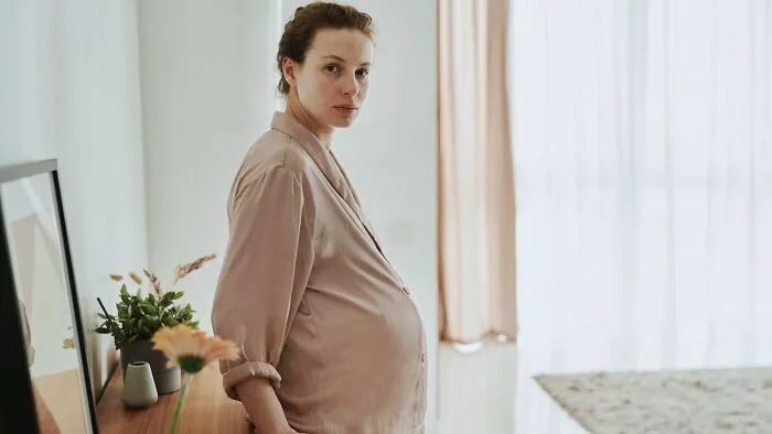 For the last year, my sister has been denying the idea of beauty, ugliness, or finding people attractive, as if it’s morally wrong. When she got pregnant, her boyfriend kicked her out because she wanted to keep the baby, and I let her stay with me. Living with her is so exhausting. My boyfriend told me I look pretty. Huge problem. He never commented on her appearance, but she just thinks that him being attracted to me is unethical. I tried talking to her. I asked her to stop commenting on my relationship. She said she can’t, because it’s harmful to let people engage in that kind of thinking unchallenged. I just couldn’t do it anymore; I had to kick her out. I gave her time, but I told her she needs to find somewhere else. I feel bad because she’s pregnant.