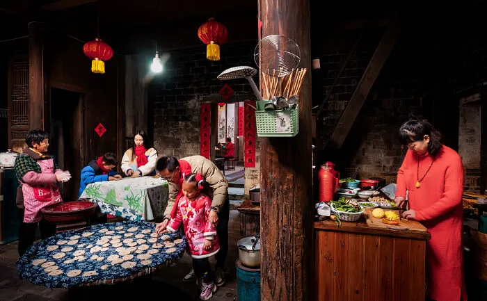 Food For The Family Supported By The Felix Project: New Year Reunion By Guoquan Hu