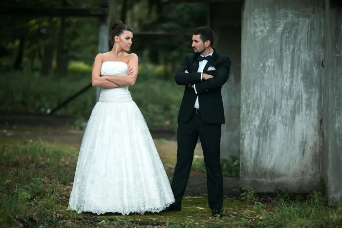 41 Times Wedding Guests Spotted Red Flags So Big They Could See Them From The Altar