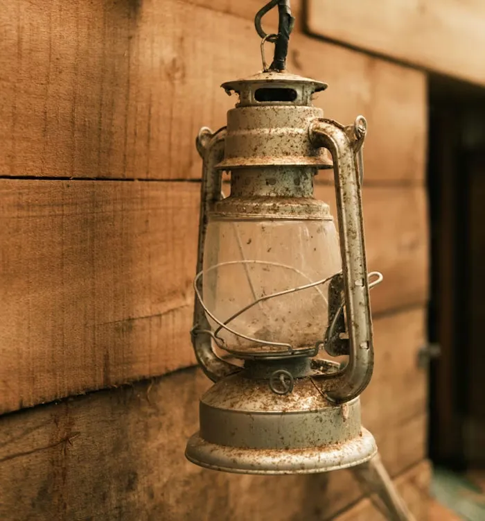 “The World May Never Know”: 69 Urban Legends That Still Give People Chills
