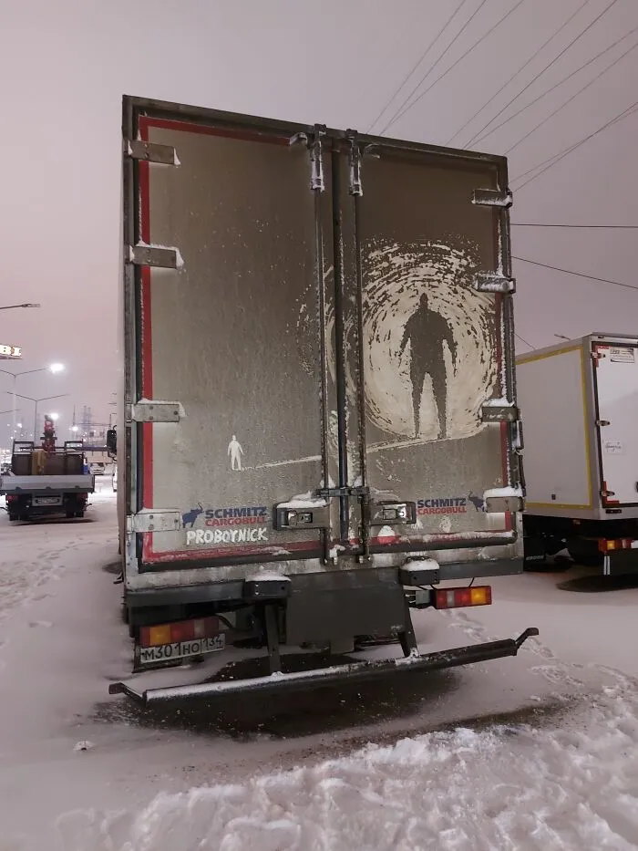 Owners Of Dirty Trucks Find Their Cars “Vandalized” By This Artist, And Your Vehicle May Be Next (40 New Pics)