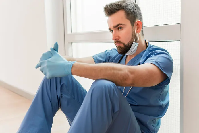28 Times Doctors And Nurses Encountered Something Truly Revolting
