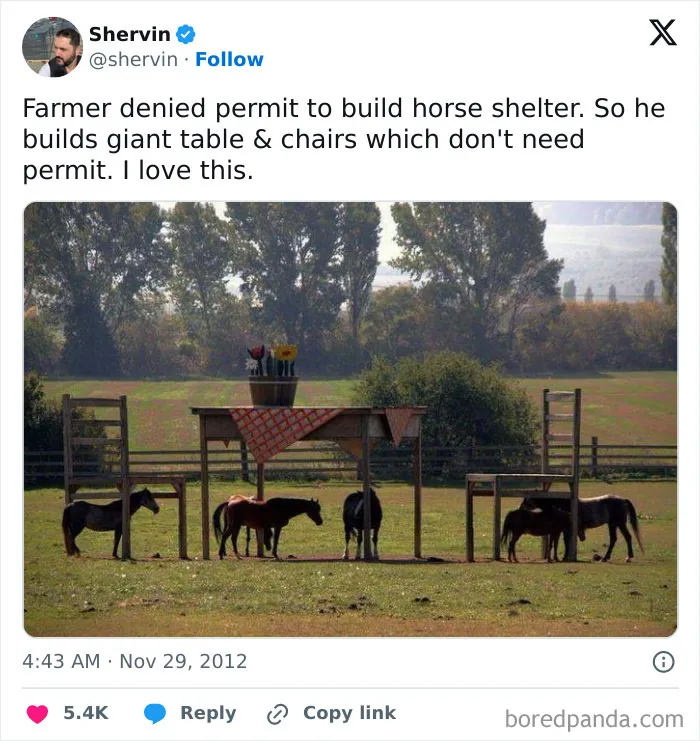 Table And Chairs As A Horse Barn