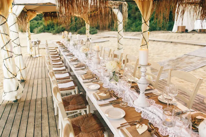 41 Times Wedding Guests Spotted Red Flags So Big They Could See Them From The Altar