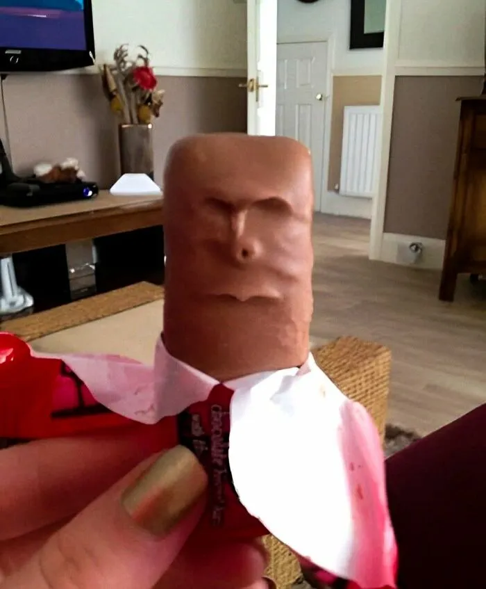 This Page Shared 60 Strange Moments When People Saw Faces In Everyday Things (New Pics)
