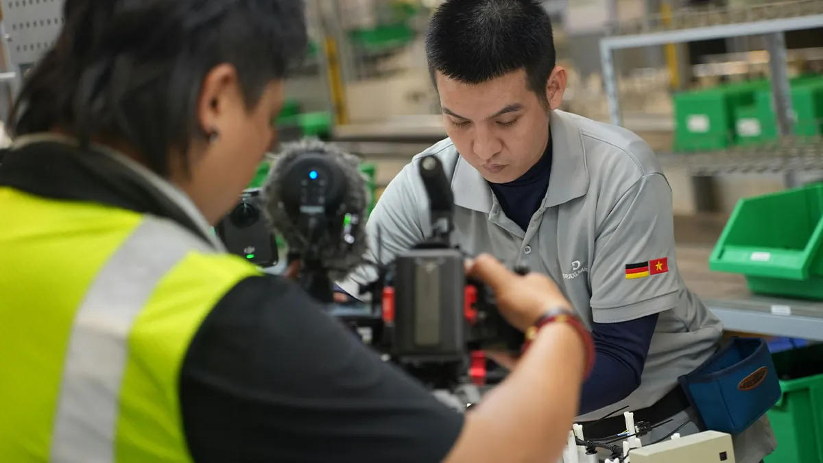 Worker Stops Fixing Problems After Getting Chewed Out, Watches Chaos Ensue