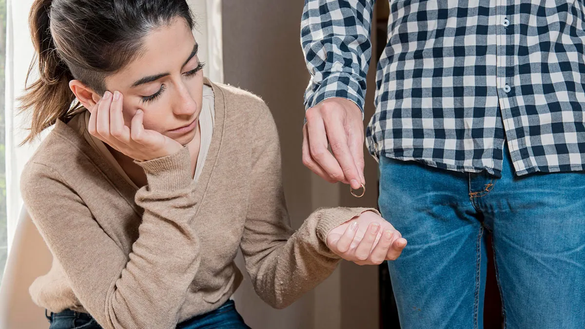 Guy Shocked About Wife’s Affair From 14 Years Ago, She Loses It After Hearing “Divorce”