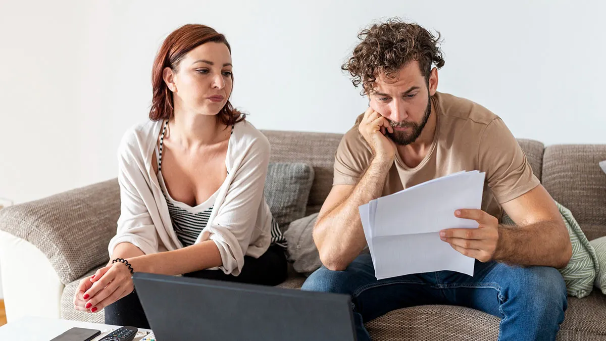 Woman Demands Strict Split With Ex Down To The Dollar, Mad When The Math Stops Working In Her Favor