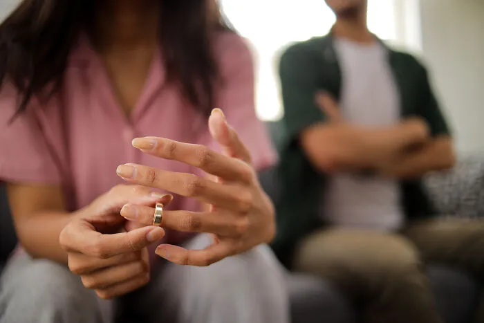 100 Wild Ways People Accidentally Found Out Their Partner Was Cheating