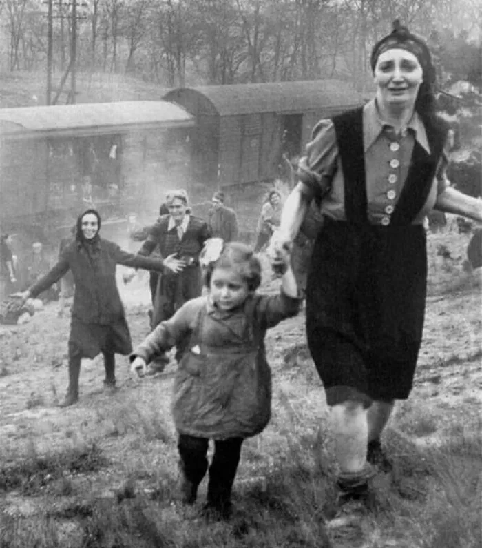 115 Fascinating Photos That Might Teach You About History In A Way School Can’t (New Pics)