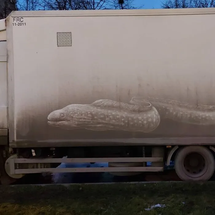 Owners Of Dirty Trucks Find Their Cars “Vandalized” By This Artist, And Your Vehicle May Be Next (40 New Pics)