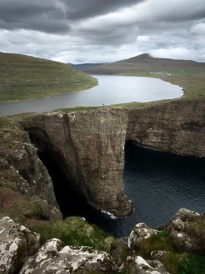 This Photographer Captured 48 Breathtaking Landscapes From Mountains, Coasts, And Night Skies