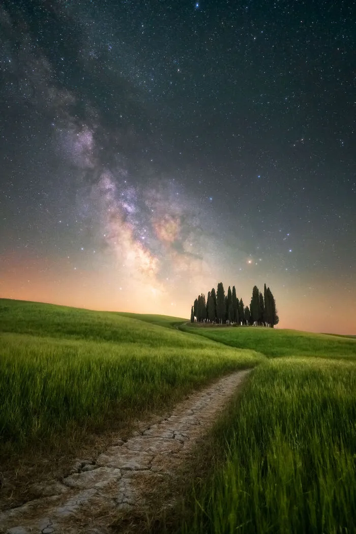 This Photographer Captured 48 Breathtaking Landscapes From Mountains, Coasts, And Night Skies