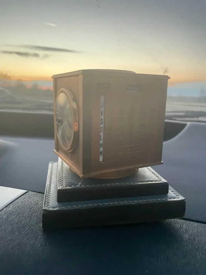 Strange Hermès Item My Dad Found. My Dad Found A Strange Old Object With “Hermès Paris” Written On The Bottom. He Got It After Buying Everything Left From An Old House At An Auction. I Found Similar Items On Google, But This One Is A Different Color And Seems Much Older. I Was Hoping Someone Could Help Me Identify It Or Determine Its Value