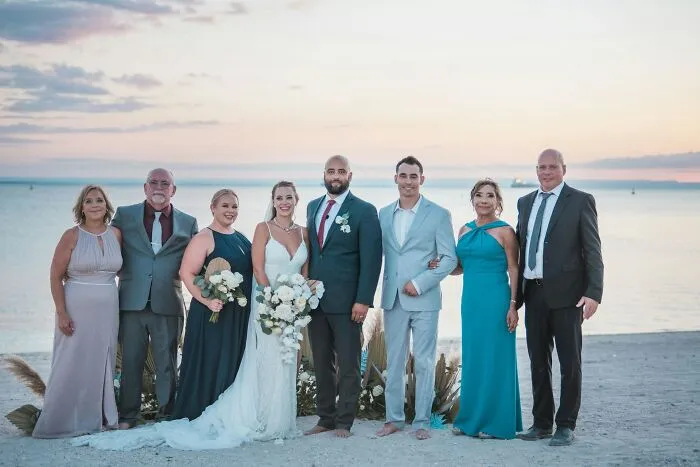 41 Times Wedding Guests Spotted Red Flags So Big They Could See Them From The Altar