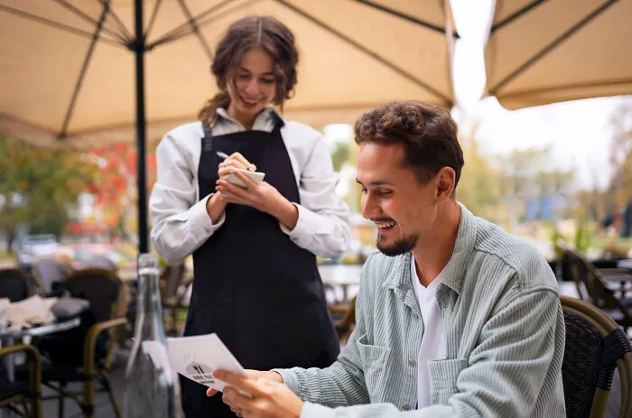 “Recorded The Date With His Glasses”: 75 People Recall Some Of Their Absolute Worst First Dates