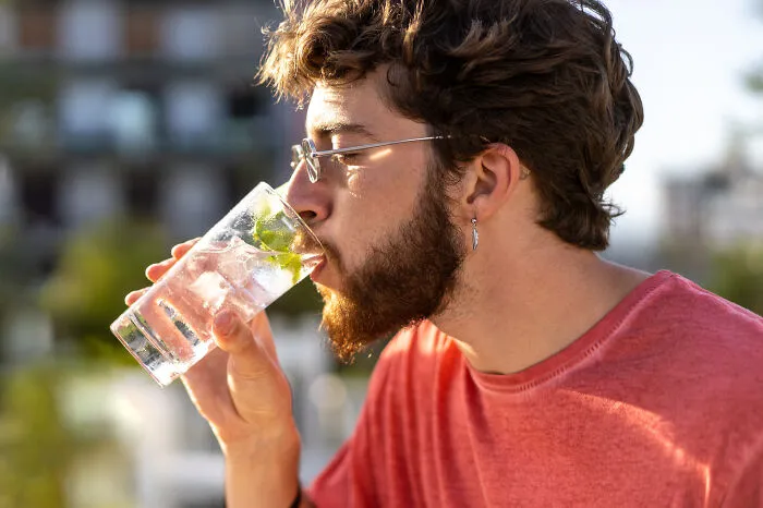 I Faked Liking Sparkling Water For 3 Years And Now I’m Trapped