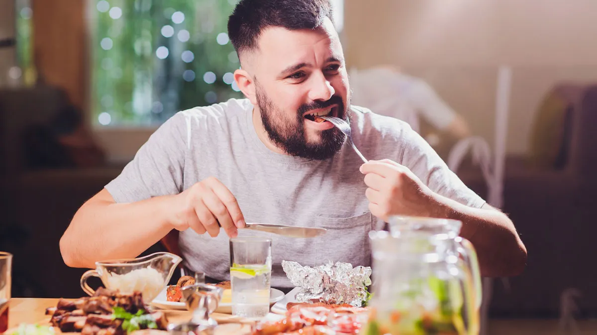 Sis Worried About Inviting Overeating Bro And Partner For Dinner, Scared It Won't Be Enough 