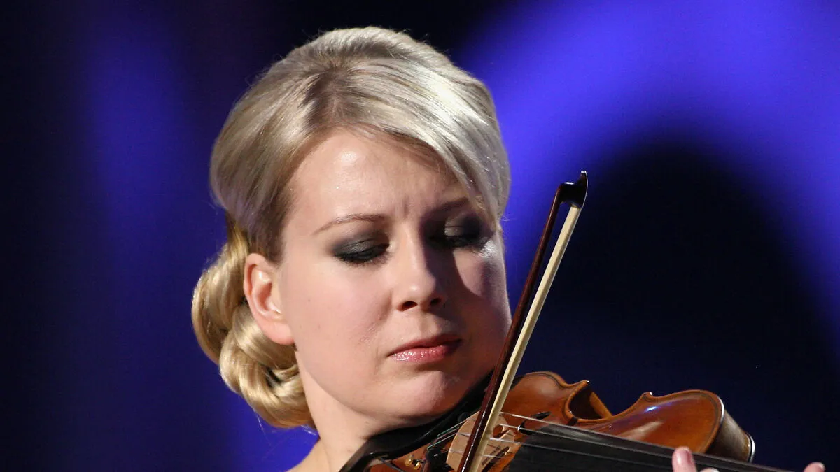 Many Torn Between Blaming Conductor Or Soloist After Antique Violin Valued In Millions Is Destroyed On Stage