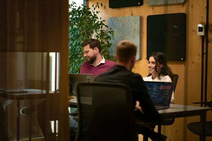 “There Was A Long Pause”: 71 Embarrassing Moments Featuring Guys Mansplaining To No End