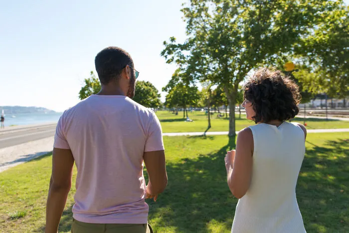 40 Gloriously Unhinged Reasons People Got Up And Left Mid-Date Without Hesitation