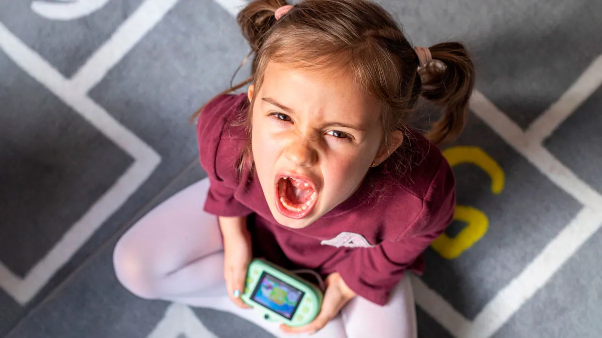 “Entitled” 10YO Steals Cousin’s Game Boy, Mom Decides To Teach Her A Painful Life Lesson