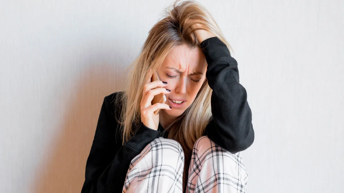 Woman Keeps “Accidentally” Exposing Herself Around Friend’s Boyfriend, Friendship Implodes