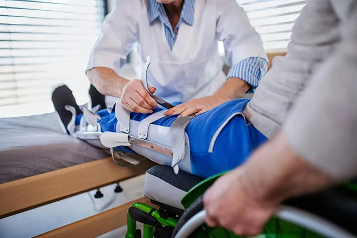 20 Trabajadores sanitarios comparten lo más horrible que han visto en algunos pacientes
