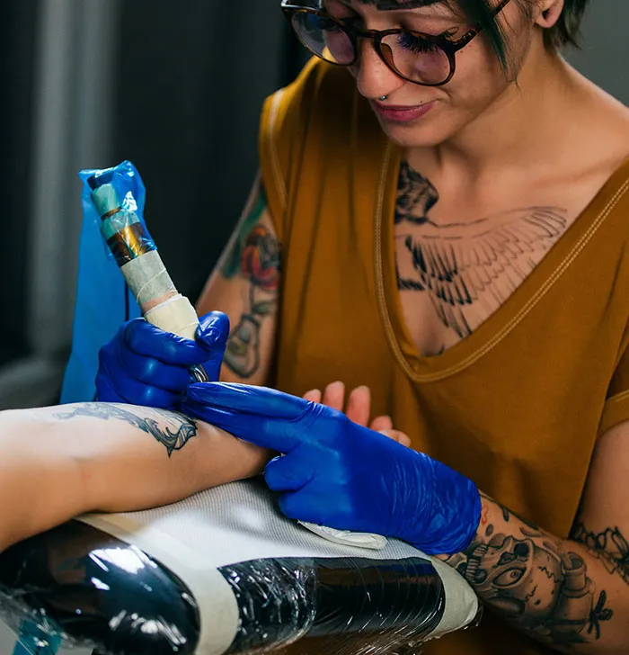 “Dear Reader, It Meant ‘Concubine’”: 49 Tattoos That Don’t Mean What People Thought They Meant