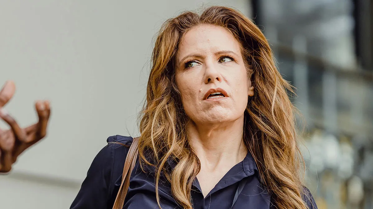 Entitled Mom Screams In This Man’s Face When He Refuses To Pay For Her Kids’ Food