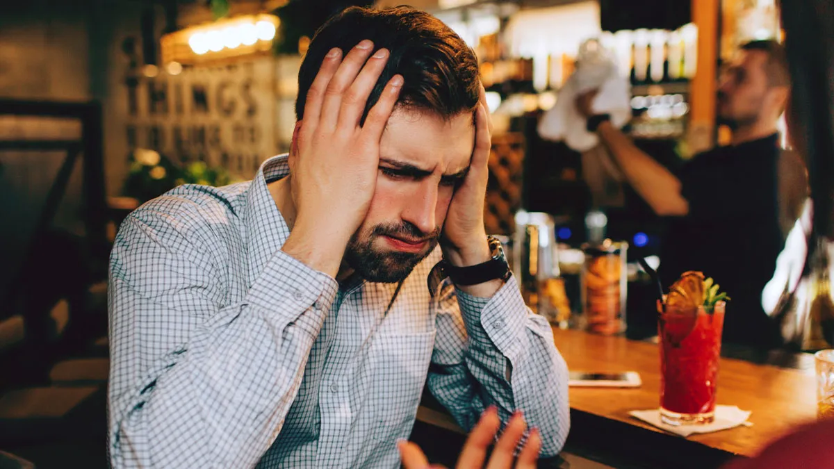 Man Plays Expert At Dinner Party, Calls Real Expert “Sweetie” When She Questions Him, Gets Destroyed