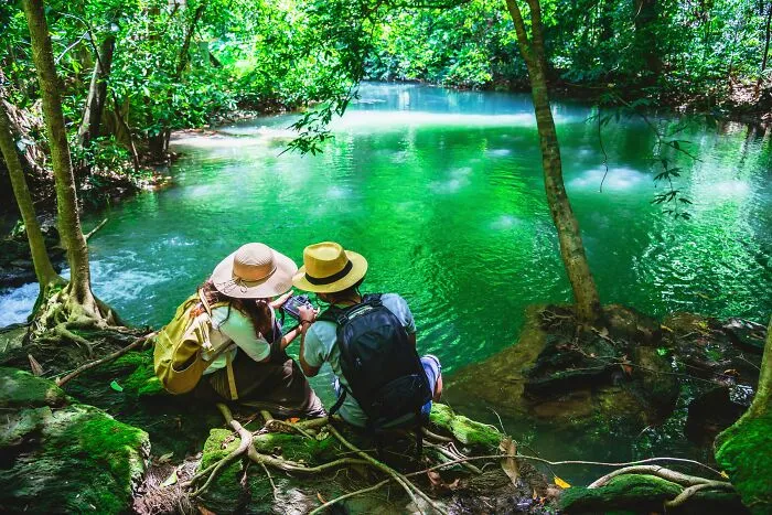 35 Locals Open Up About Which Weird Habits Of Tourists Enrage Them The Most