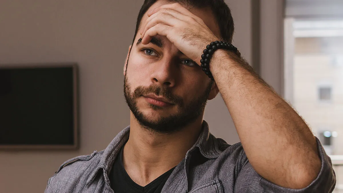 Man Thinks He’s Losing His Memory, Shocked To Discover His GF Has Been Manipulating Him All Along