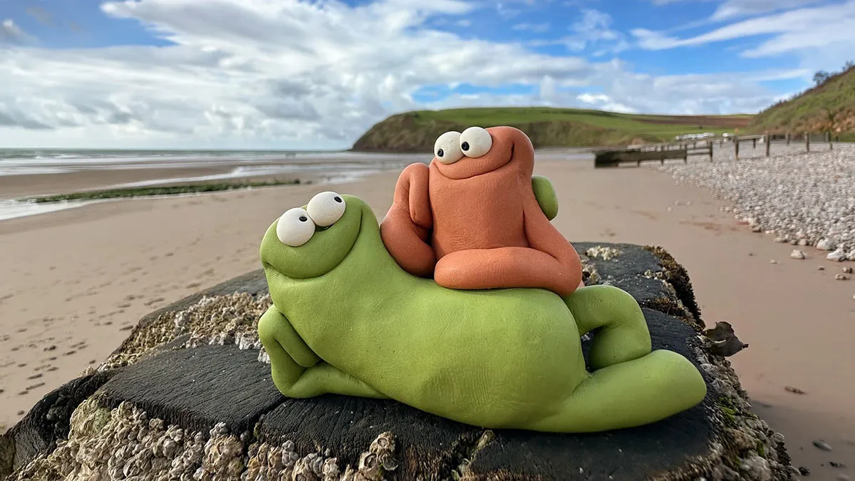 This Artist Hand-Sculpts Adorably Wonky Creatures With Their Own Personalities (50 Pics)