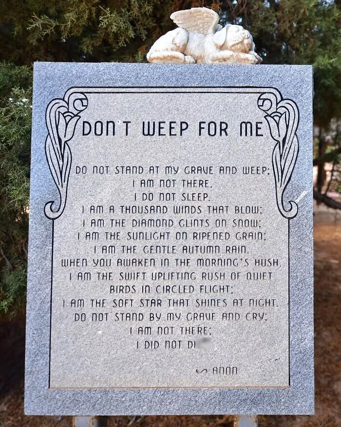 This Photographer Explored Pet Cemeteries Worldwide, Capturing 23 Touching Images Of Pet Graves (New Pics)