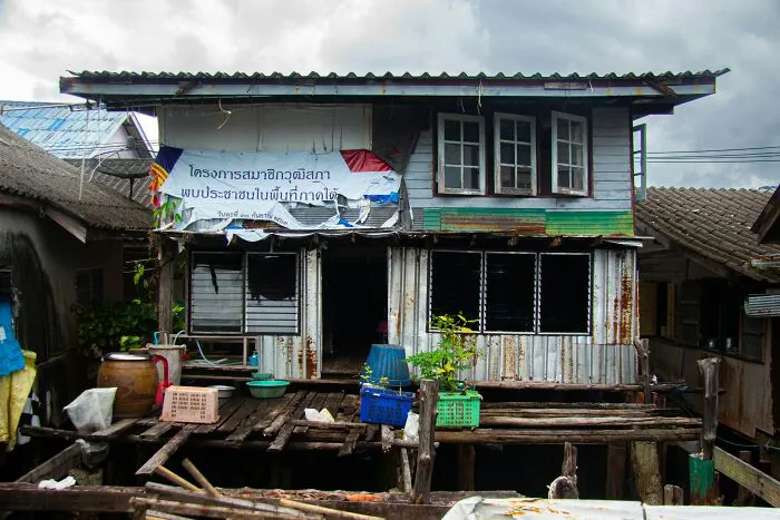 35 Locals Open Up About Which Weird Habits Of Tourists Enrage Them The Most
