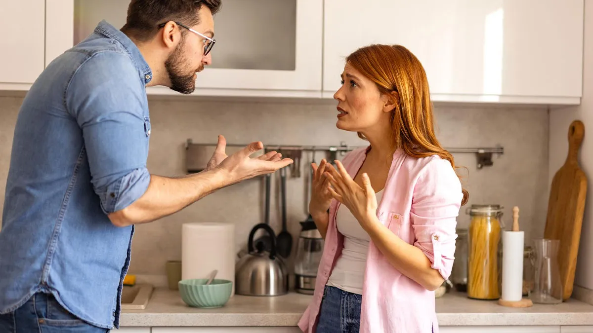 Guy Finally Loses It Over Slammed Kitchen Cabinets, Wife Regrets Skipping The Hinges Fast