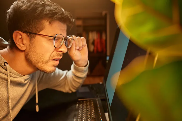 100 Wild Ways People Accidentally Found Out Their Partner Was Cheating
