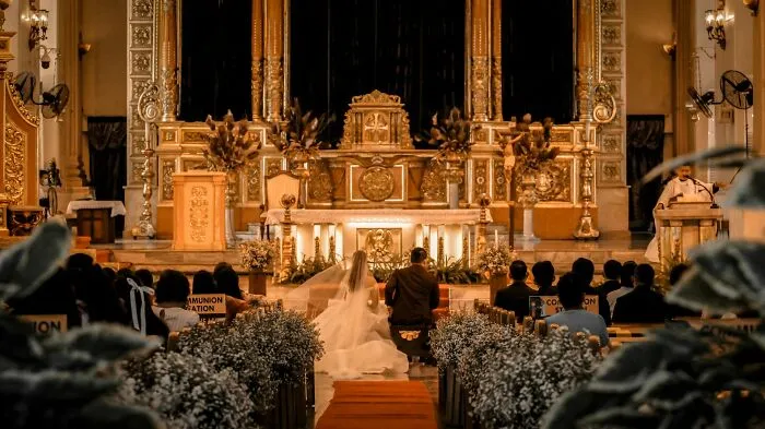 41 Times Wedding Guests Spotted Red Flags So Big They Could See Them From The Altar