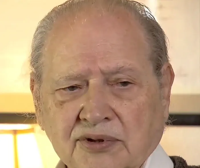 Ronald Wayne Sells Apple Stake (Hundreds Of Billions)