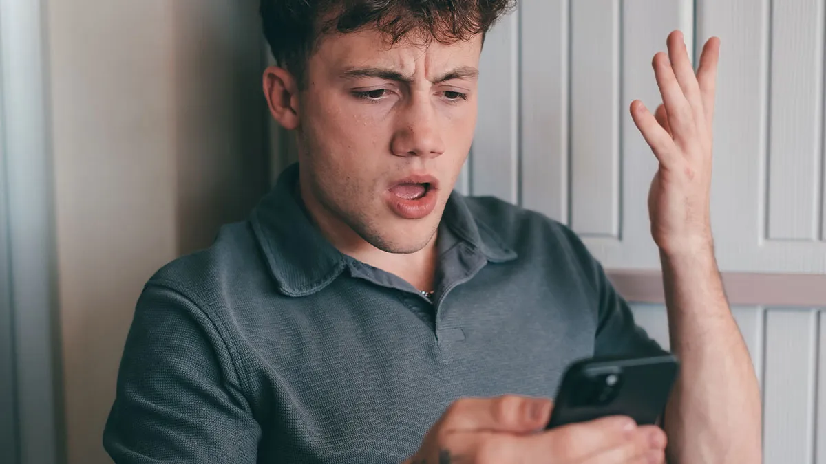 Guy Chooses Vacation Over Mom’s Sobriety Party, Leaves Stepdad Furious With Brutal Honesty
