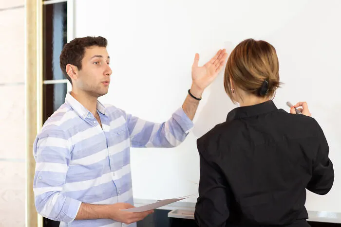 32 People Share What It's Like To Meet A Narcissist, And Nobody Can Prepare You For These Answers