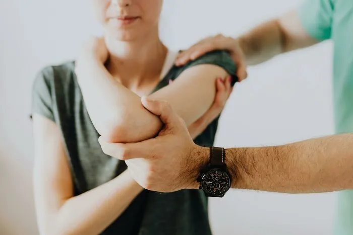 “No Sleepovers”: 63 Healthcare Workers Warn About Things That Are Much More Dangerous Than They Seem