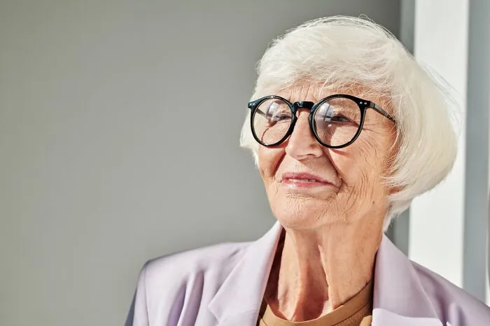 Someone Posted “Give Me Your Mom Lore” And 75 People Shared Cool Stories